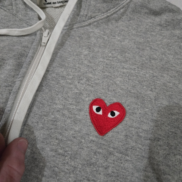 Comme des Garcons Jackets & Blazers - Comme des Garçons Play Gray Hoodie - SIZE L